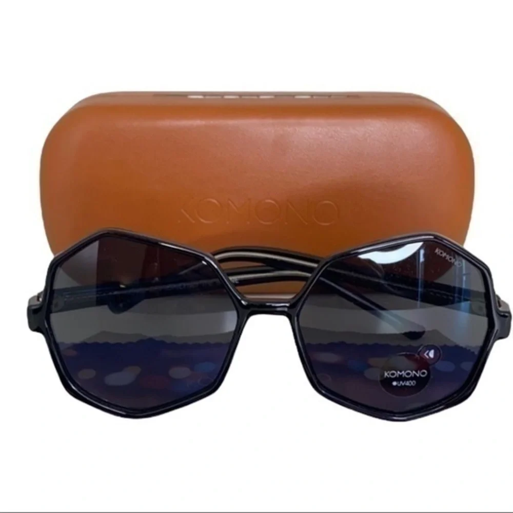 NEW Komono Sunglasses Bonnie Black Transparent